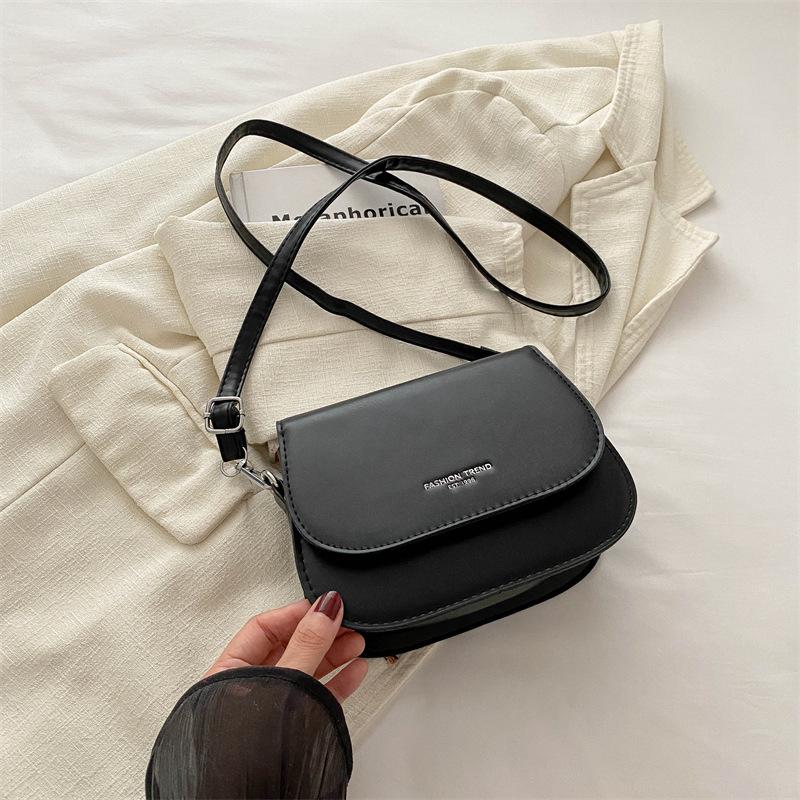 Korean Version of Small Square Bag Texture Casual Messenger Bag Cute Simple Bag Women's 2025 New Trendy and Beautiful Shoulder Bag