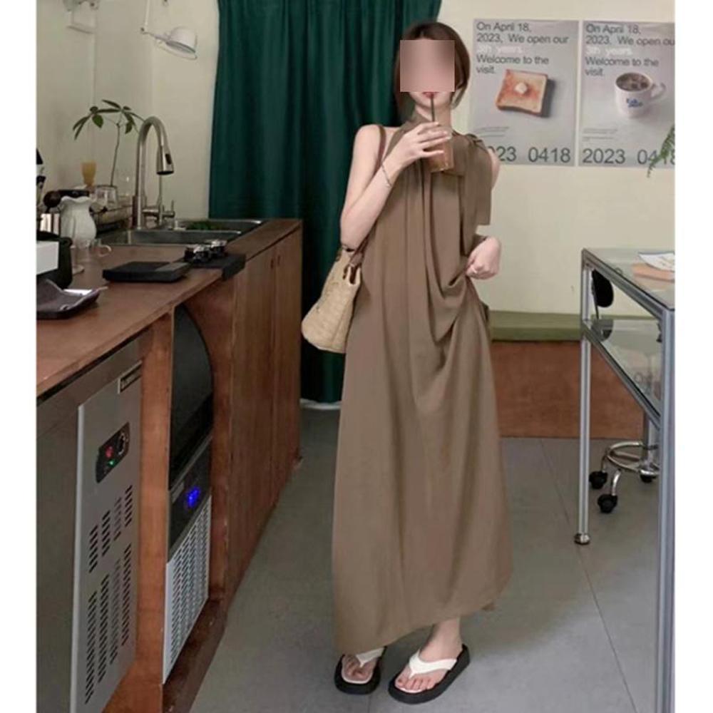 High-end temperament neck open shoulder strap dress women's summer elegant new sleeveless vest drape dress