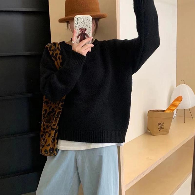 

Универсальный свитер женский толстый свободный осенне-зимний с круглым вырезом минималистичный однотонный корейский вязаный топ One Size чёрный