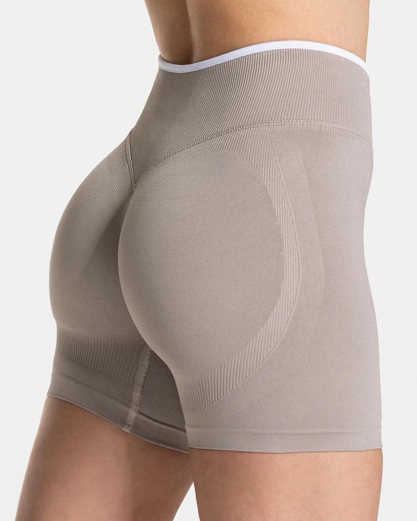 Seamless Quick-Dry Butt-Lifting Yoga Shorts for Men & Women - High Elastic for Running & Fitness