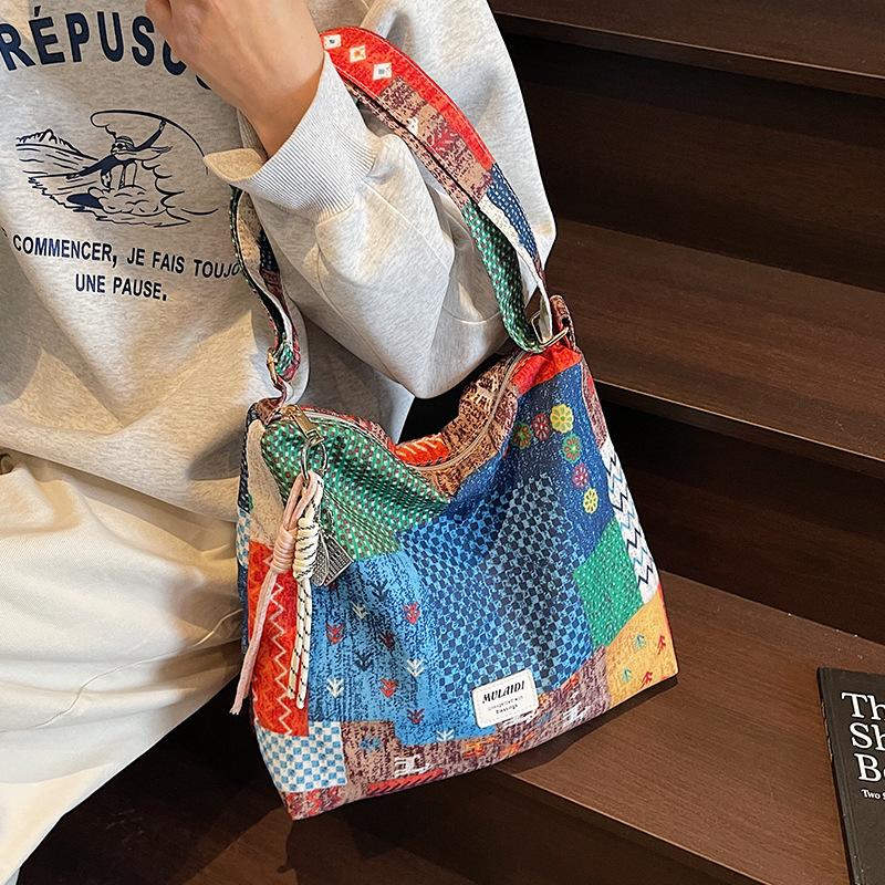 Neue ethnische Patchwork-Tote-Bag mit großem Fassungsvermögen, literarischer und lässiger Stil, leicht und vielseitig, lässige Umhängetasche für Damen