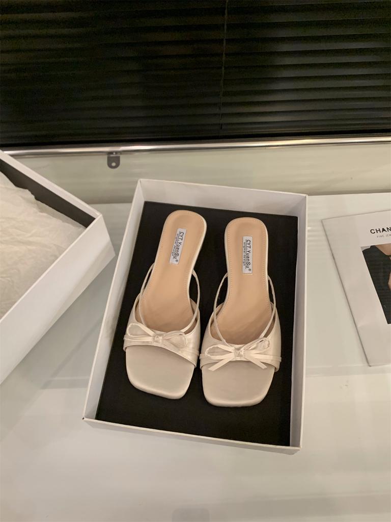 Thick heel bow French small cool slippers fairy shoes outer wear 2025 new summer skirt silver sandals