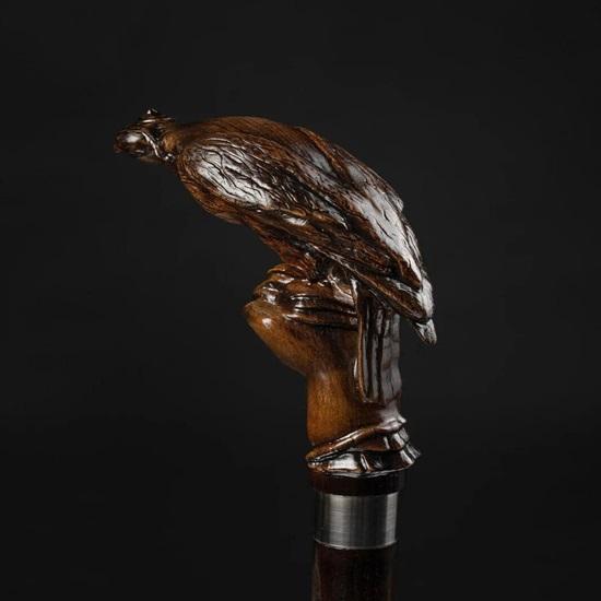 Kij do chodzenia z ręcznie rzeźbionym orłem - zdobycz orła z Finlandii Najlepszy prezent na każdą okazję