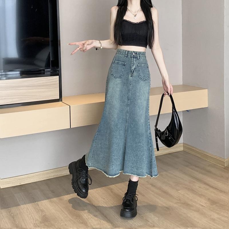 Весенне-осенняя женская юбка с необработанными краями — фото 5