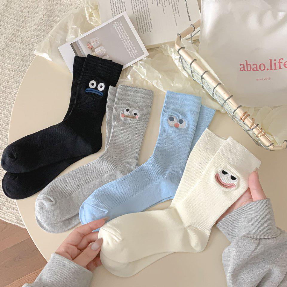 Chaussettes mi-mollet d'automne en coton mignon avec visage souriant brodé abstrait pour femmes