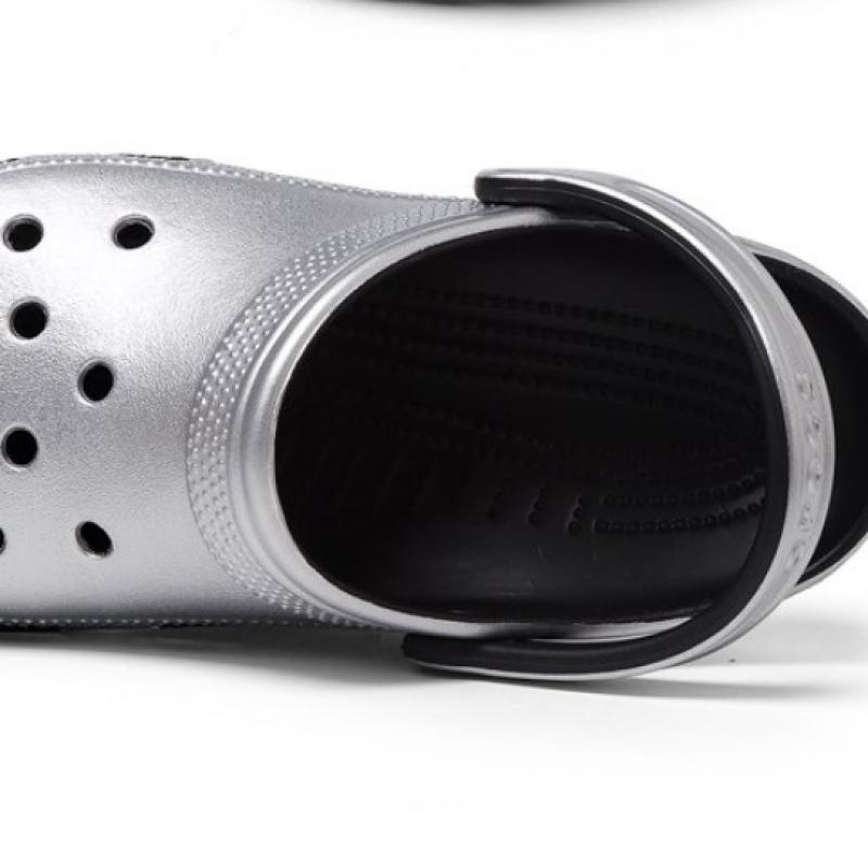 Crocs Classic Metallic Clogs 205831 0p1