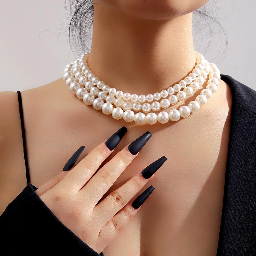 Hot-selling French Retro Pearl Multi-layer Stacked Wind Necklace Women's Fashion Temperament High-end Necklace