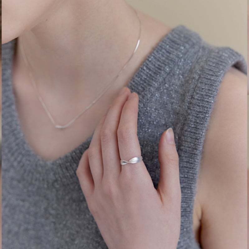 Lewe Wave Two-tone Ring