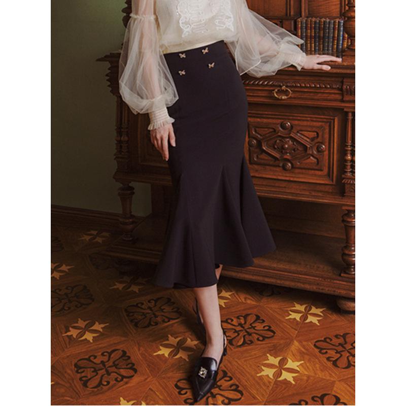 In Stock: Gourcuff Women s 2026 Spring High-Waisted Elegant Butterfly Buckle Ruffle Hem Bodycon Skirt Medium чёрный