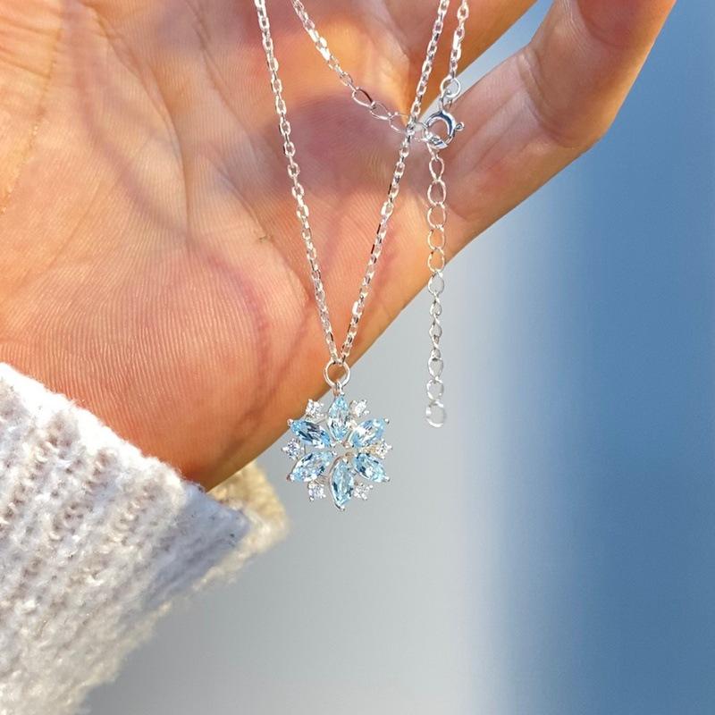 Elegant Imitation Topaz Blue Snowflake Pendant Necklace - Women's Clavicle Chain Christmas Gift