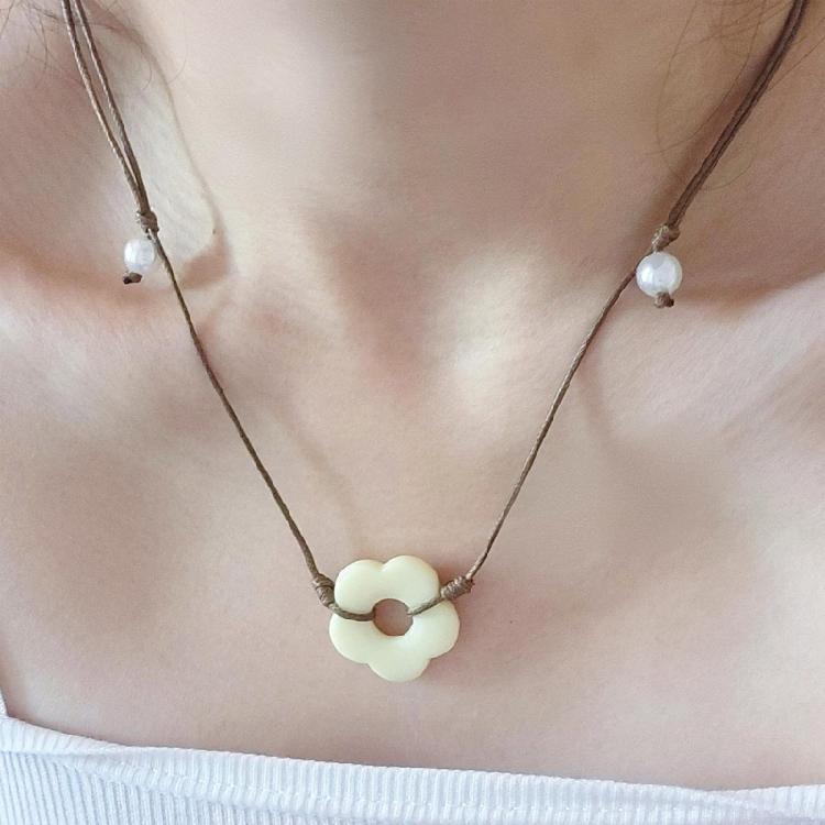 Collana a Catena per Clavicola con Ciondolo a Fiore Novel Europeo e Americano, Versatile