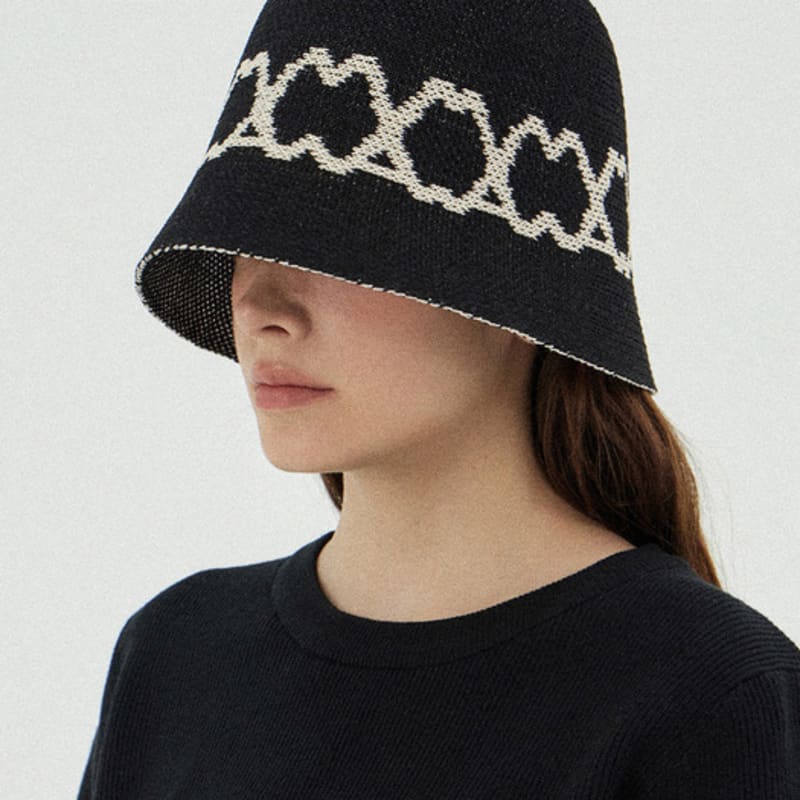 

VARZAR VA Изогнутый Логотип Жаккардовая Панама Черная FREE