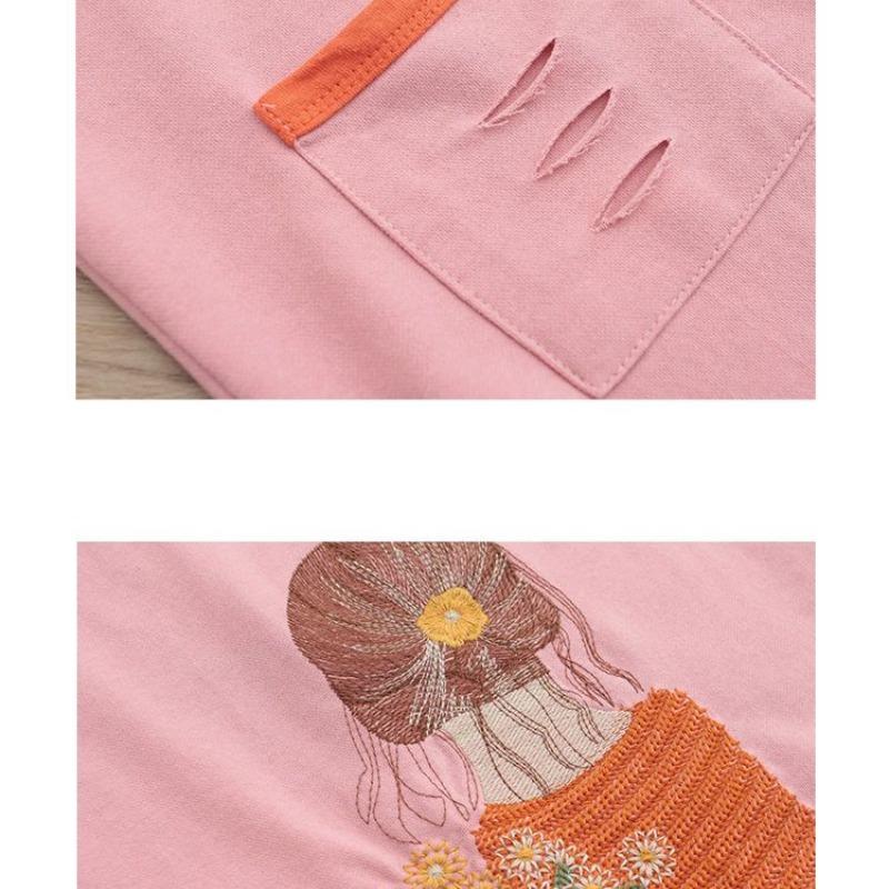 2024 Summer New Tees Artistic Retro Cartoon Embroidered Round Neck Loose Pockets Distressed Short Sleeve Women's T-shirts Tops