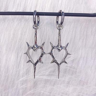Goth Dorn Herz Ohrringe Koreanische Mode Kreuz Ohrringe für Frauen Punk Charms Ohrring Grunge Schmuck Hip Hop Vintage Zubehör