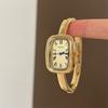 Quadratische Ovale Leichter Luxus Retro Kleine Goldene Uhr Damen Persönlichkeit Design Sinn Mittelalterliches Temperament