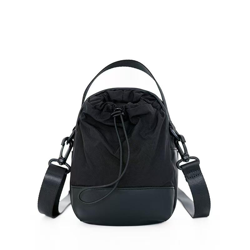 

Korean version solid color shoulder bag, multi-functional waterproof lightweight travel mountaineering mini bag, casual messenger bag, water cup bag. Upgrade Thickened Single Pack чёрный