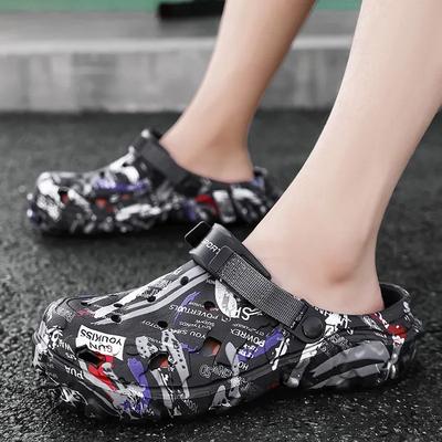 Yaz Yeni Erkek Terlikleri Dış Mekan Bahçe Takunyaları Erkek Günlük Ayakkabılar Moda Lüks Sandaletler Konfor Ev Yumuşak Terlikler 40-47