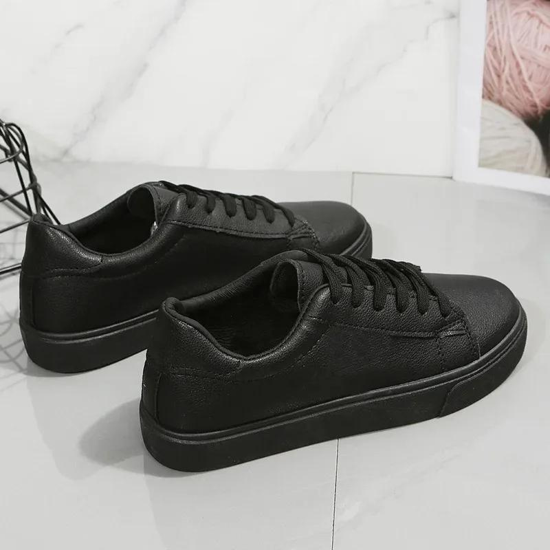 New Casual Sneakers for Women Spring Lace Up Female Flats Outdoor Casual Women's Walking Shoes Fashion Ladies Sports Shoes