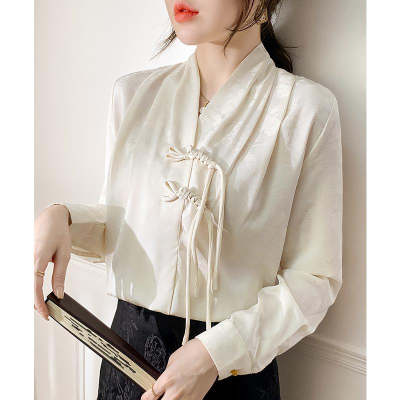Chinese Style Button-up Shirt Women's Spring French Temperament Elegant Long-sleeved V-neck Top