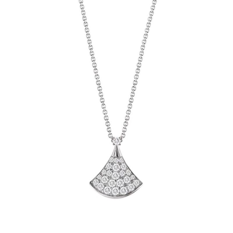 Baojia V Gold Electroplated Mother-of-Pearl Pendant Necklace