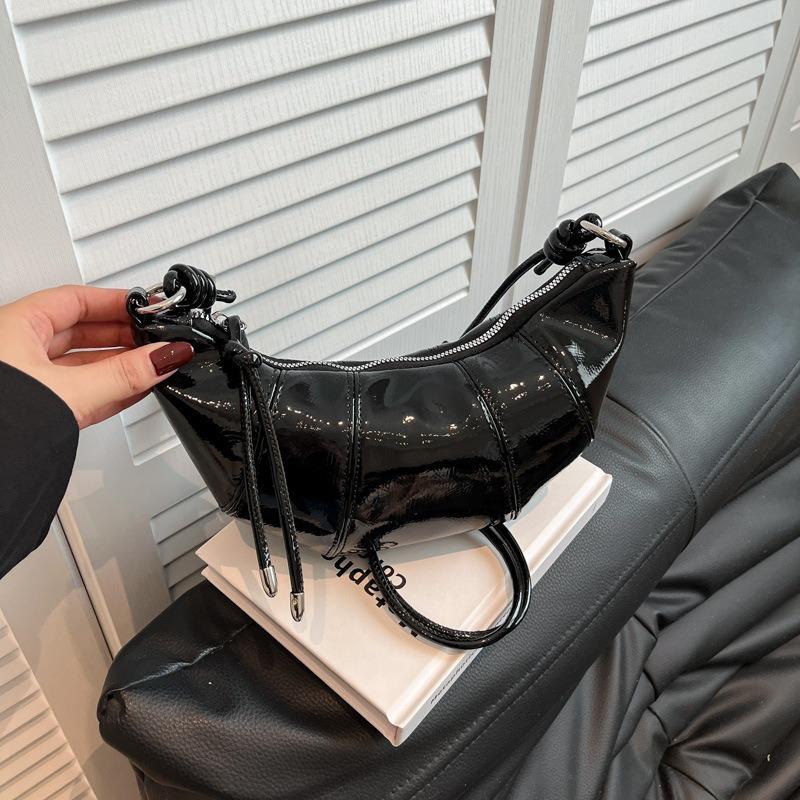 Large Capacity Bag Women's Summer New Fashion Niche Single Shoulder Crossbody Croissant Bag Commuter Dumpling Bag