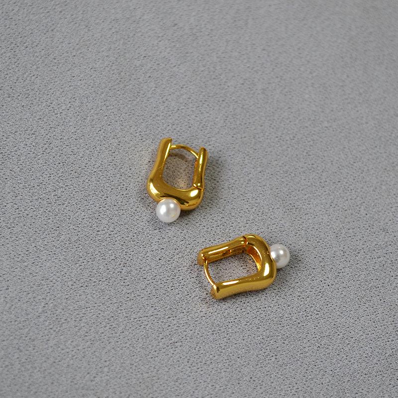 

Korean-Style Irregular U-Shaped Ear Cuff Earrings with Imitation Pearls for Women