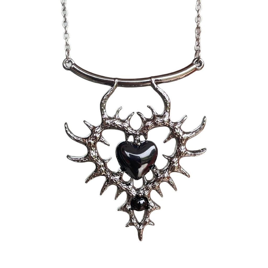 Gothic Punk Heart Shape Necklace With Alloy Pendant For Men Women Gothic Fashion Jewelry