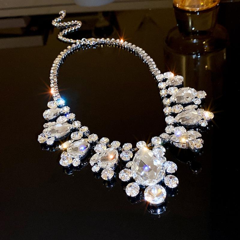 Luxury Water Drop Crystal Choker Necklaces for Women Geometric Silver Color Clavicle Chain Necklaces Party Wedding Jewelry