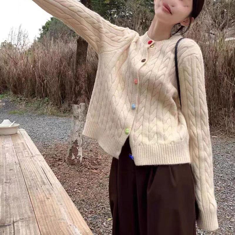 

Красный свитер с пуговицами, кардиган, куртка, женская осенне-зимняя одежда, французский ретро-новый год, Новый год Хонмэй, короткая вязка с пуговицами Love One size белый