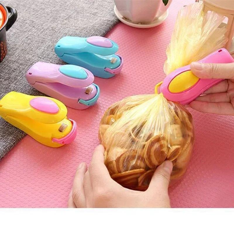 Portable Snack Bag Sealing Clip Household Tool Handheld Household Small Food Seals Machine Packaging Plastic Bags Seal Machine