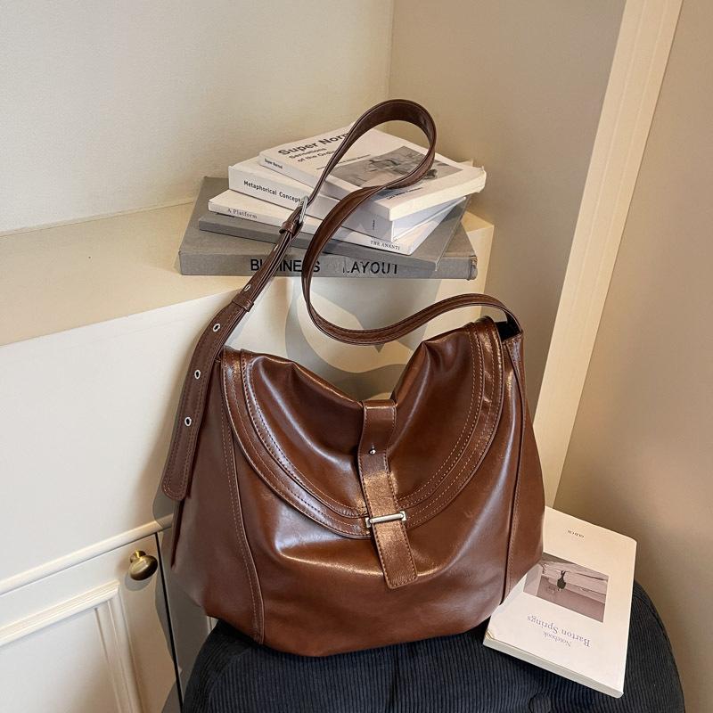 Retro Niche Underarm Bag Women 2025 New Trendy Korean Niche Dumpling Bag Large Capacity Messenger Bag Saddle Bag