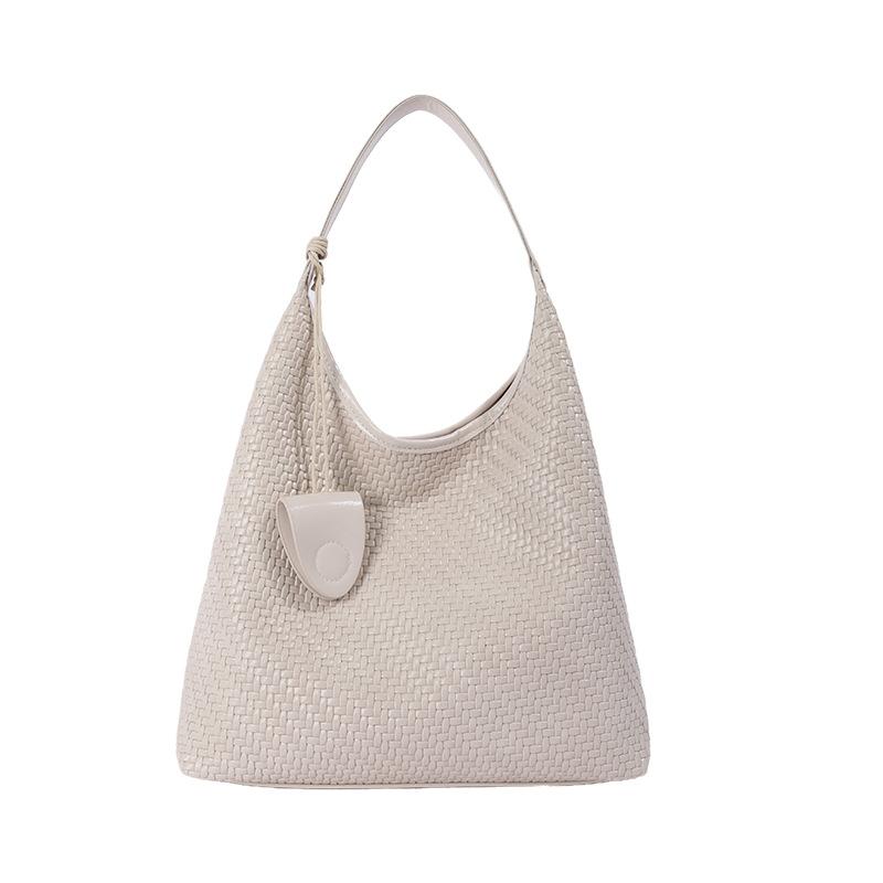 Summer new versatile fashion exquisite niche design sense commuter shoulder armpit tote bag