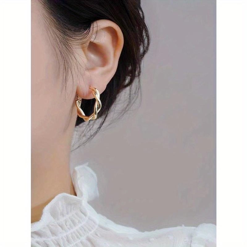 1 Pair Luxury Metal Round Circle Hoop Earrings, Simple & Elegant Design for Women Everyday Wear