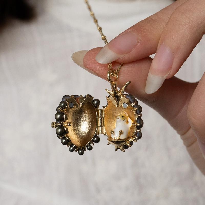Hidden Hamster Animal Enamel Locket Necklace Creative Open Close Pendant Trendy Jewelry for Daily Wear Anniversary Gift