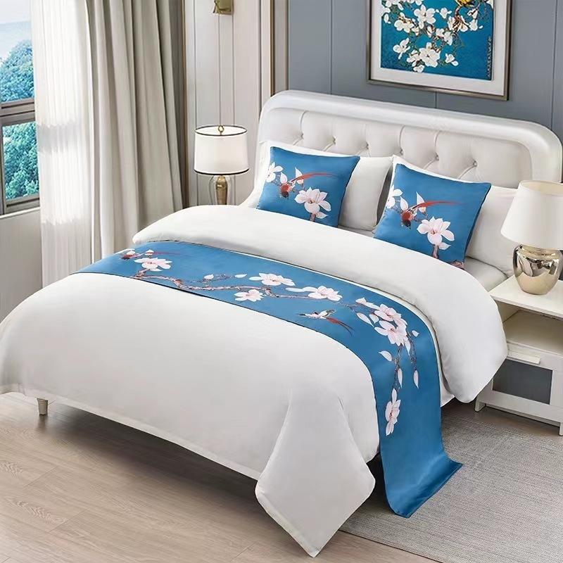 High-grade Embroidery Bed Runners Golden Red Bed Flag Covers Pillowcases Bedding Home Hotel Decor New Chinese Satin Throw Runner