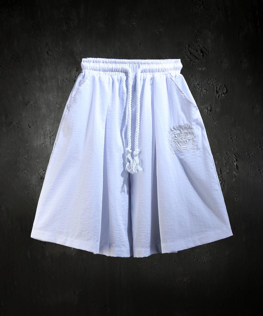 Kileutimuka Embroidered V-Tuck Shorts White