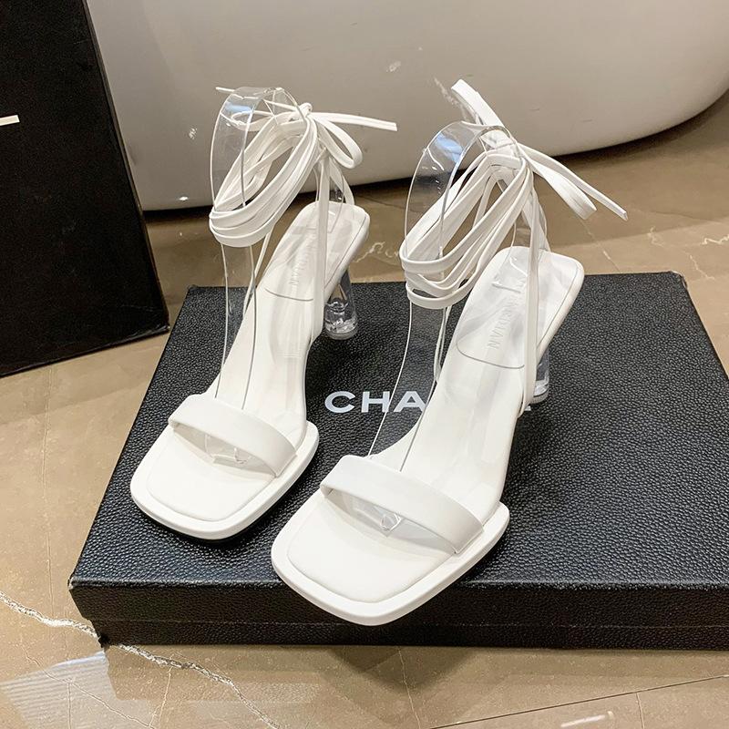 

Абсолютно!! Серебристые сандалии - это действительно хороший дизайн!! Кристальные туфли на шпильке с перекрестными ремешками 39 белый