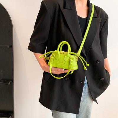 Nuevo Bolso de Mano para Mujer con Empalme Moda Color Sólido Niñas Cruzado Simple Mini Bolso de Hombro para Niña Diseño de Nicho Bolso con Forma de Concha Costura de Coche