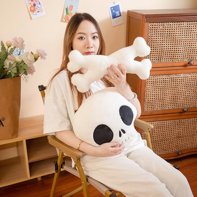 Simulation Halloween Skull Bones Plush Doll Pillow Super Soft White Scary Skull Plush Toy Holiday Decor Trick Or Treat