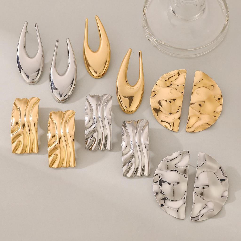 European & American Cold Style Metal Stud Earrings: Retro, High-End, Smooth Design with Personality Ear Cuffs