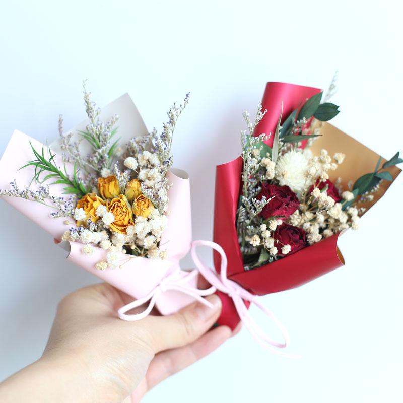 Mini Bouquet of Preserved Dried Flowers: Baby's Breath & Roses - Ideal for Parties, Festivals, Birthday Gifts, and Decorations