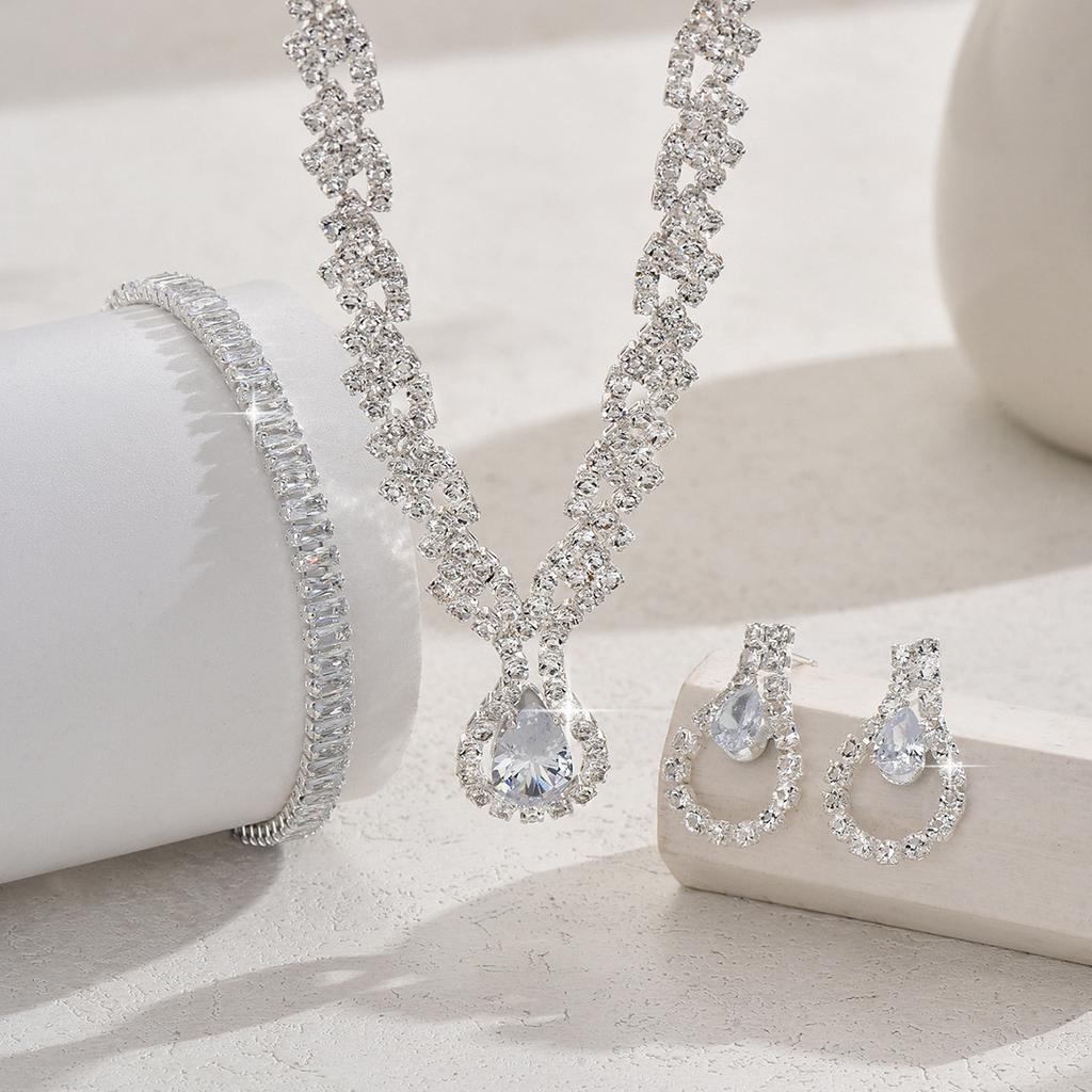 Módní Sada Náhrdelníku Náušnic Náramku s Nahým Diamantovým Zirkonem Pro Ženy Super Třpytivá Plně Diamantová Třídílná Sada