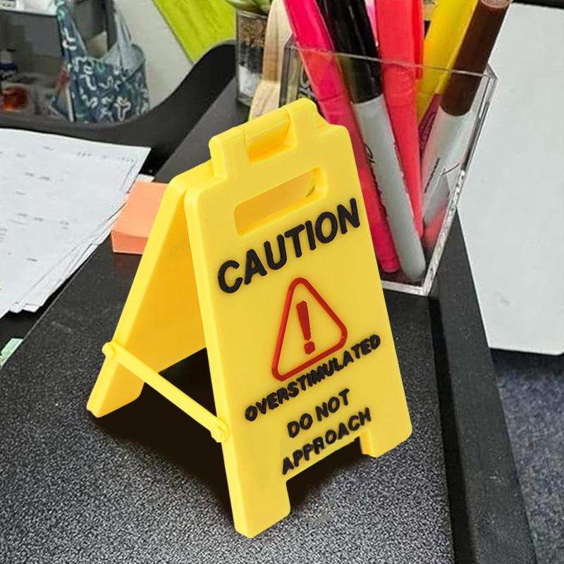 Varning Överstimulerad Skrivbordsskylt 3D-tryckt Kontorsskrivbord Varning Överarbetad Närma Dig Inte Varningsskylt Humor Skrivbordsdekoration
