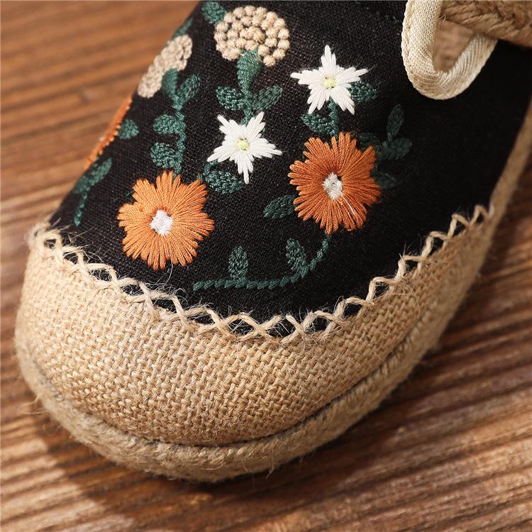 Women's Ethnic Embroidered Linen Flats: Comfortable & Versatile