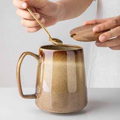 760ml Kreativer Retro-Stil Becher Frühstückszerealien Milch Niedliche Keramiktasse Täglicher Haushalt Isolierte Kaffee-Tee-Tasse mit Löffel