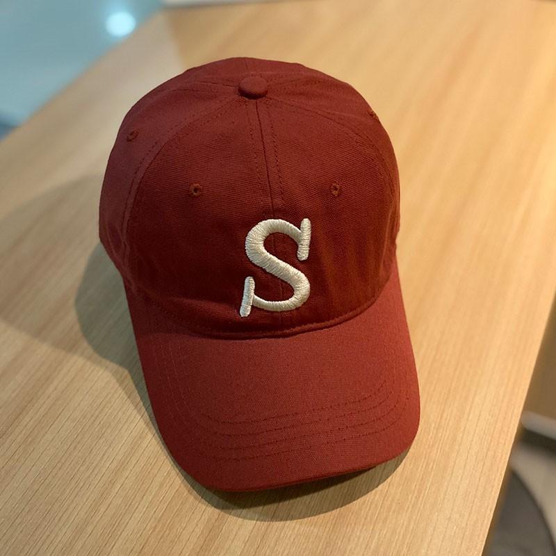

New ins letter embroidered baseball cap for children, versatile curved brim, small face, soft top sunshade cap for men Average Size - (54-58CM) бордовий