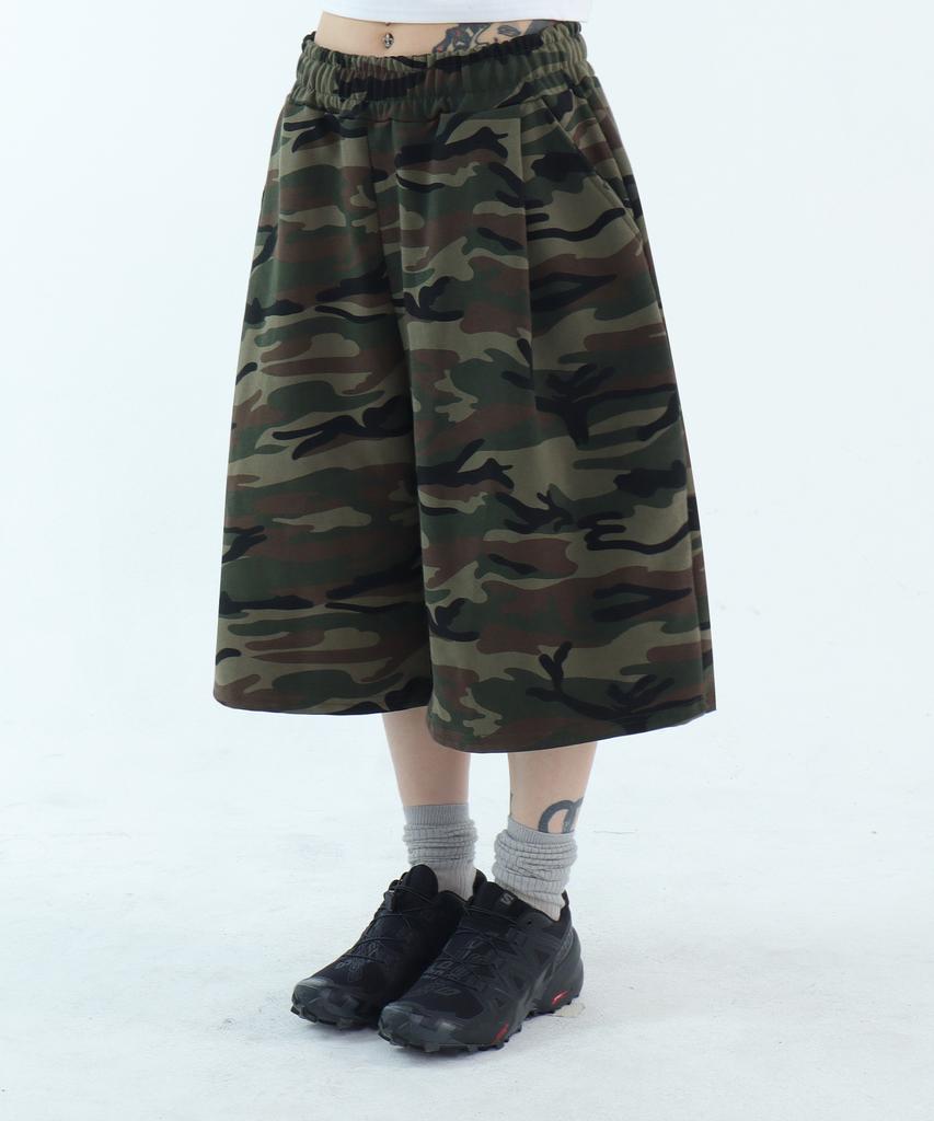 FUZZY SCAN Camo Cross Eyelet Bermuda Pants Khaki