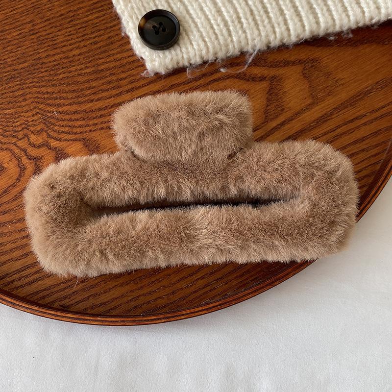 Korean Large Square Plush Hair Clip for Women Fashion Temperament Shark Clip Barrettes Girl Headwear Hair Accessories