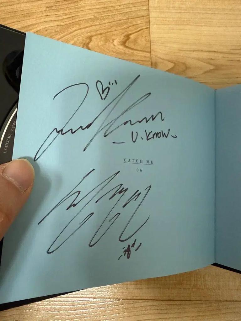 [USED] TVXQ (Tohoshinki) Album Black Signed