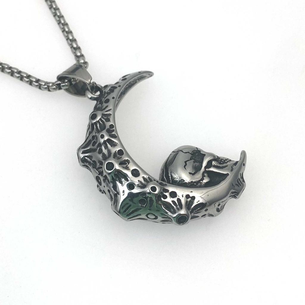 Necklace Retro Punk Crescent Skull Men's Street Style Pendant